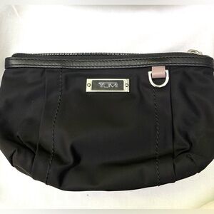 ✈️TUMI Voyageur Vienna Triple Compartment Wristlet✈️